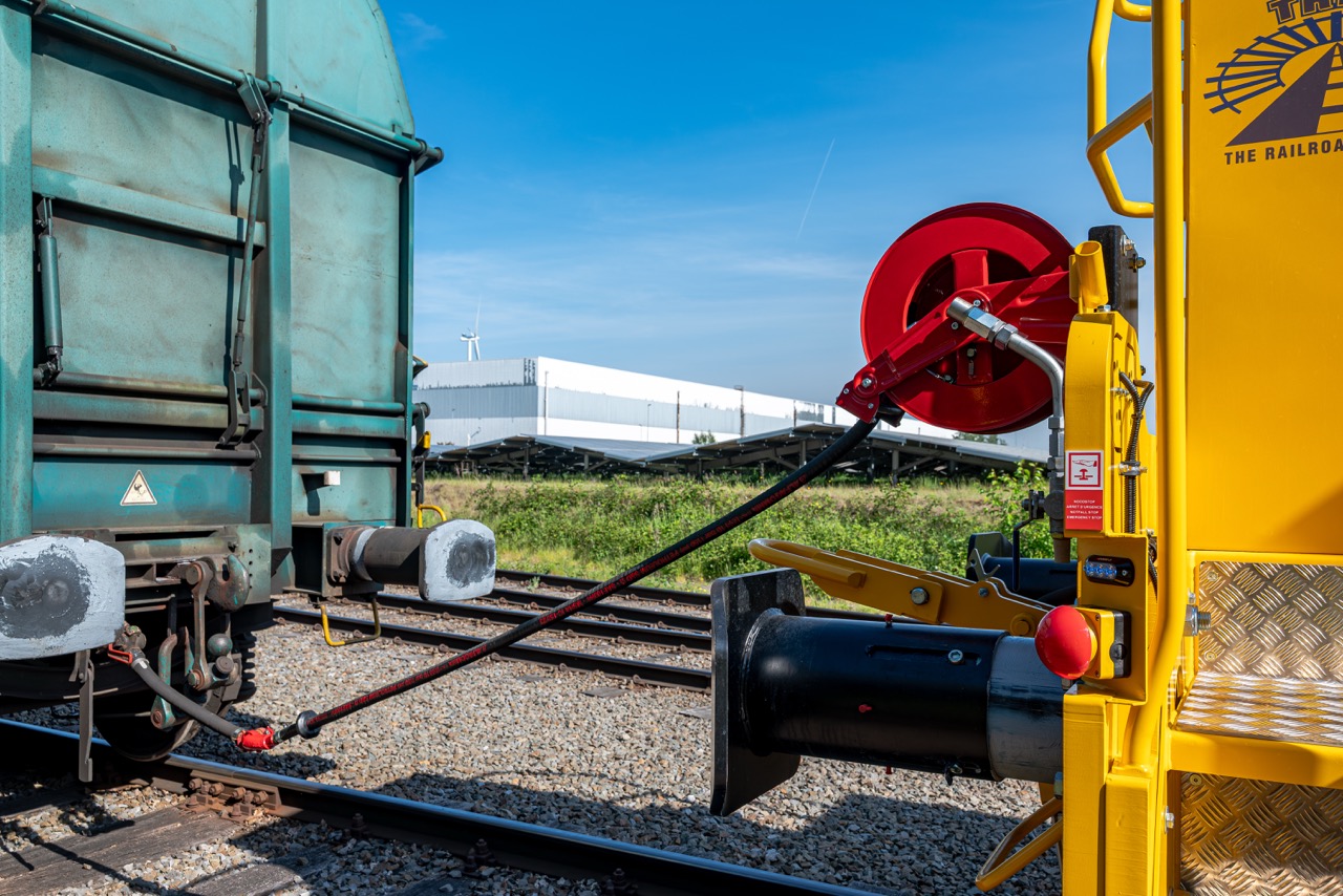 location locotracteur rail route
