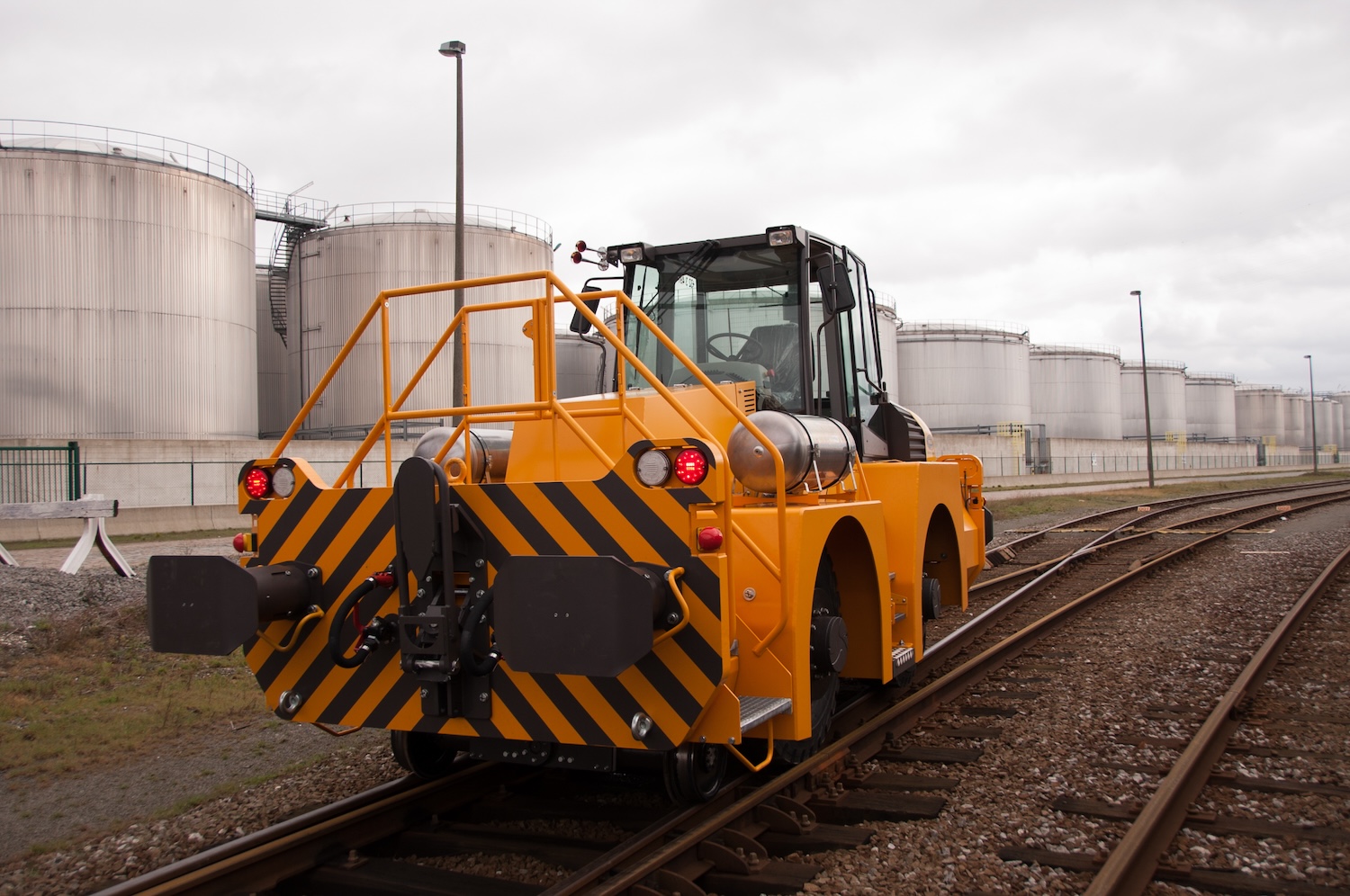 location de locotracteur rail route
